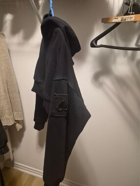 Cropped Moose Knuckle Hoodie